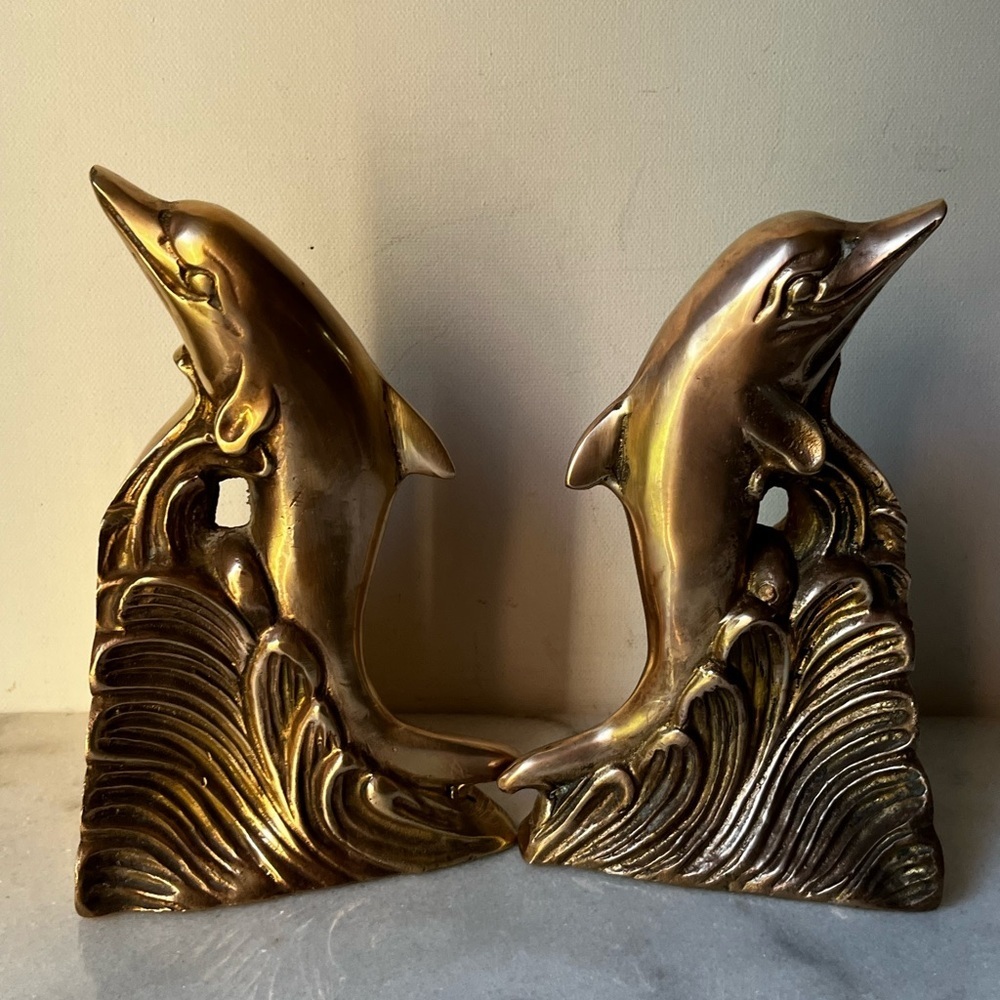 Vintage brass heavy dolphin bookends. Book ends - Picture 15 of 16